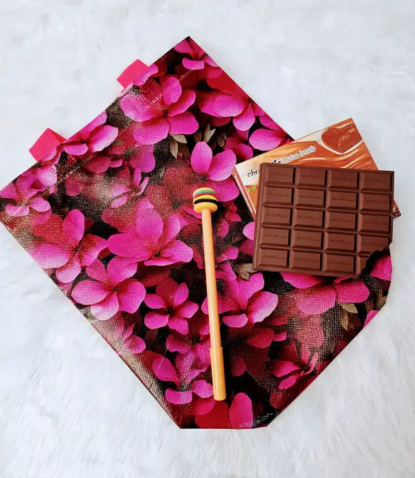 Happy Buddies Gift Pack- Burger pen, pouch, Chocolate flavour mini notes